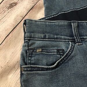Lee Women’s regular fit straight leg mid rise denim jeans